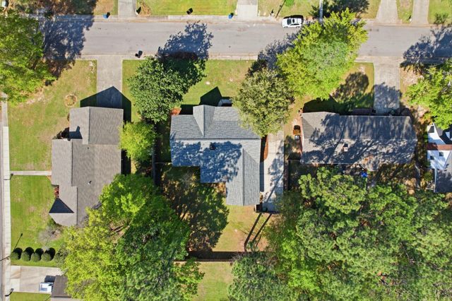 403 Kensington Dr., Hattiesburg, MS 39402