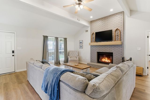 403 Kensington Dr., Hattiesburg, MS 39402