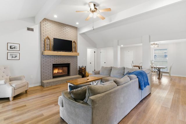 403 Kensington Dr., Hattiesburg, MS 39402