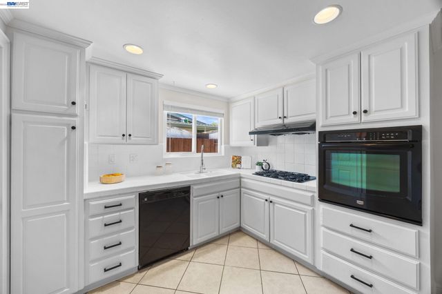 5582 Jonathan Dr, Newark, CA 94560