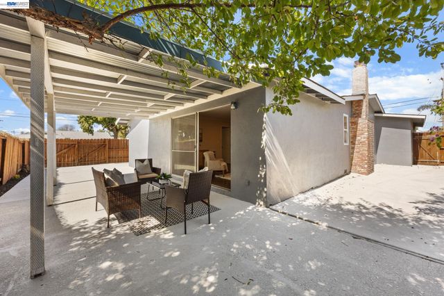 5582 Jonathan Dr, Newark, CA 94560