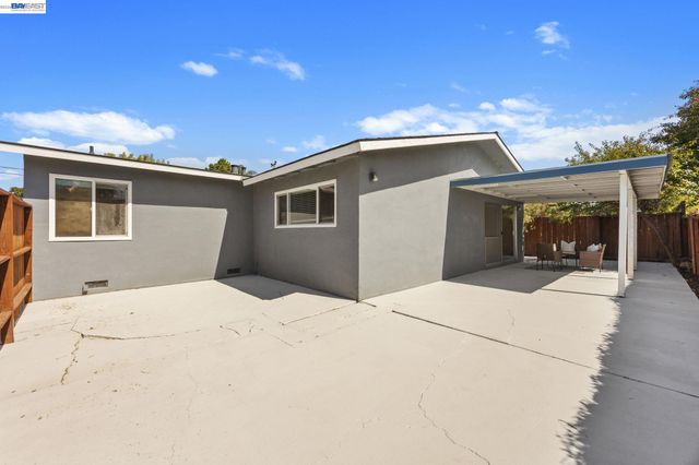 5582 Jonathan Dr, Newark, CA 94560