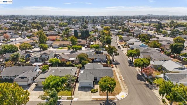 5582 Jonathan Dr, Newark, CA 94560