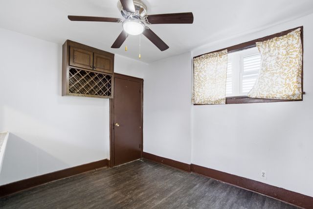 424 Titsworth Court, Aurora, IL 60505
