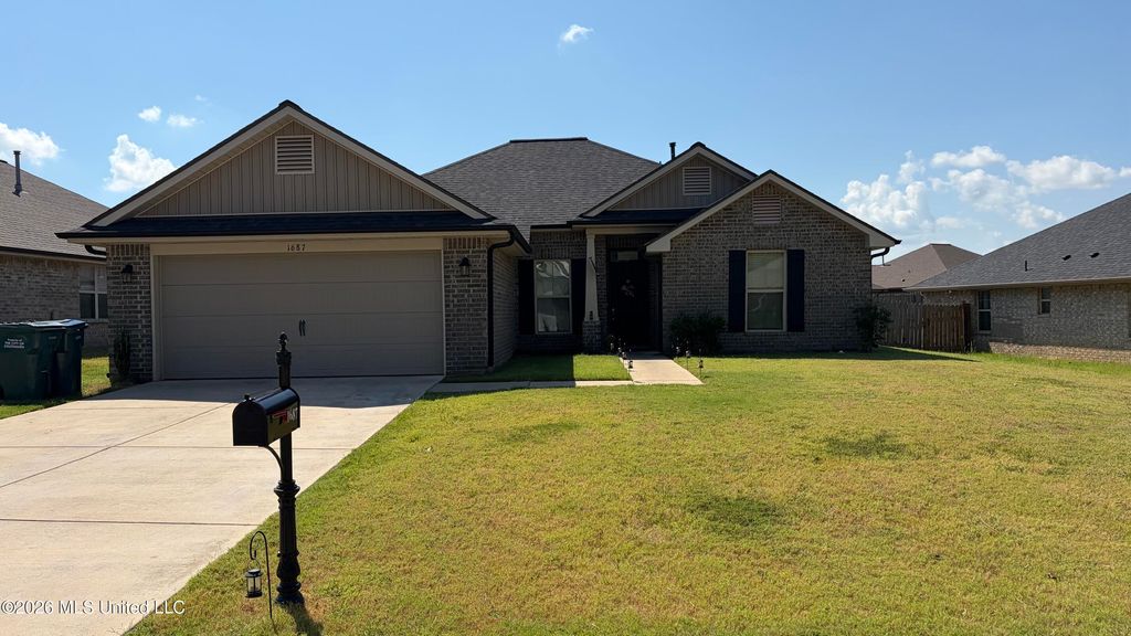 1687 Grayce Drive, Southaven, MS 38671 — exterior