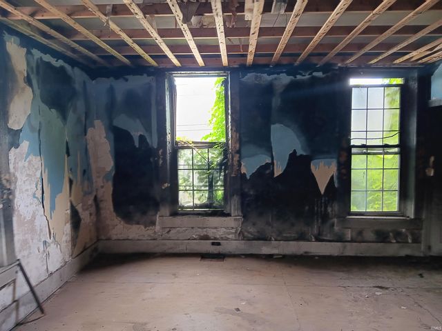 402 W Main Street, Bruceville, IN 47516