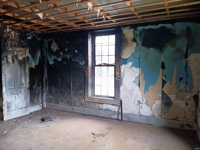 402 W Main Street, Bruceville, IN 47516