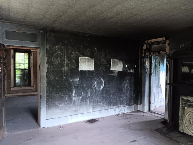 402 W Main Street, Bruceville, IN 47516