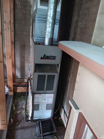 402 W Main Street, Bruceville, IN 47516