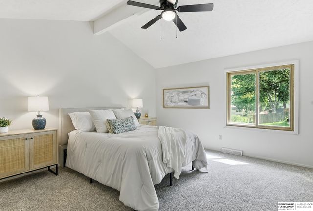 823 Tara Road, Papillion, NE 68046