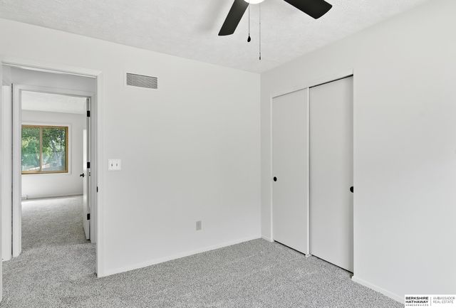 823 Tara Road, Papillion, NE 68046
