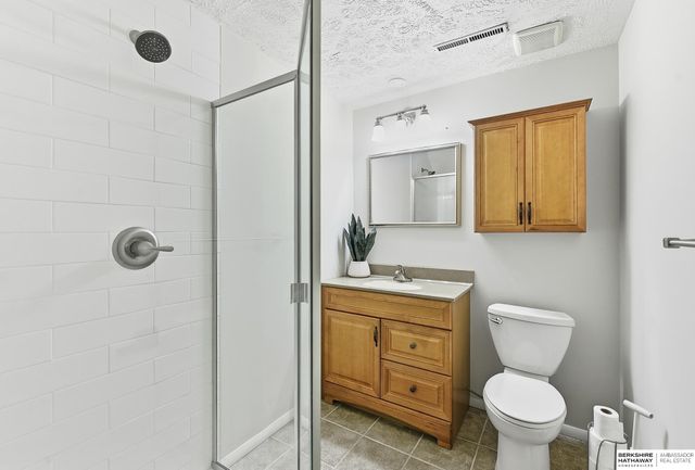 823 Tara Road, Papillion, NE 68046