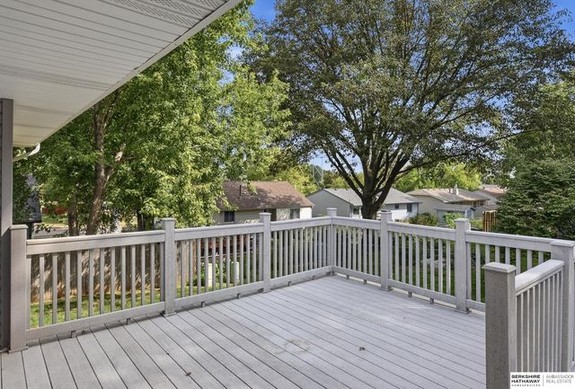 823 Tara Road, Papillion, NE 68046