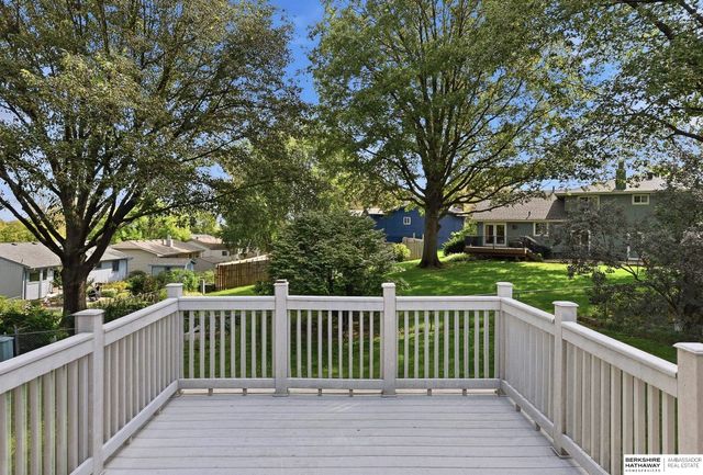 823 Tara Road, Papillion, NE 68046