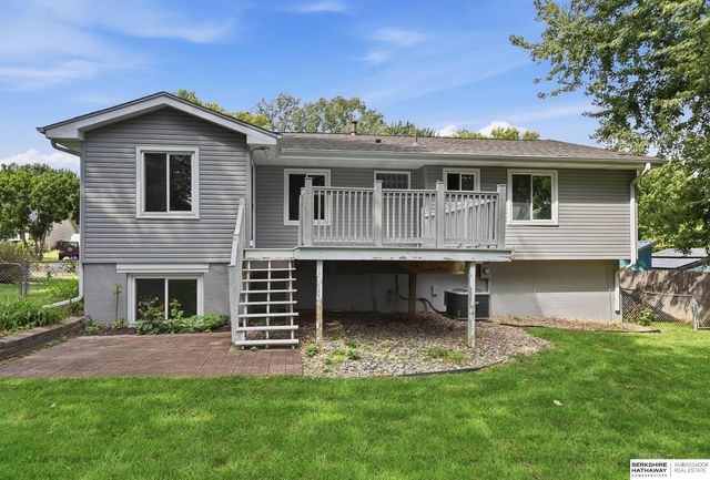 823 Tara Road, Papillion, NE 68046