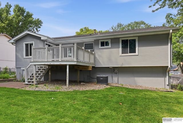 823 Tara Road, Papillion, NE 68046