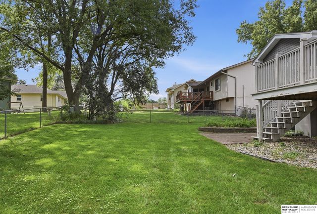 823 Tara Road, Papillion, NE 68046