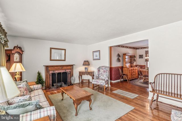 136 CONEWAGO DR, Hanover, PA 17331