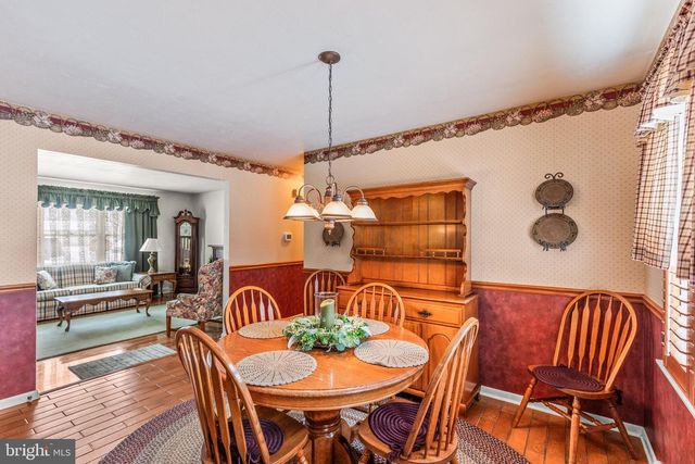 136 CONEWAGO DR, Hanover, PA 17331