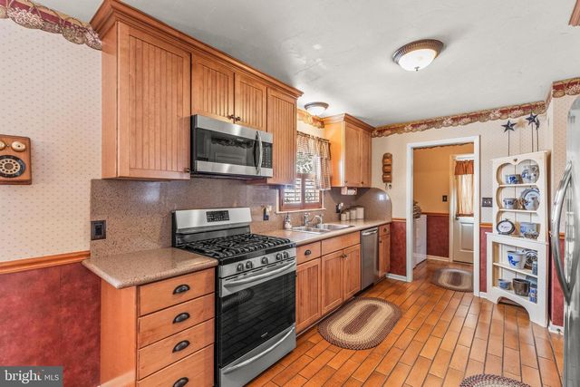 136 CONEWAGO DR, Hanover, PA 17331