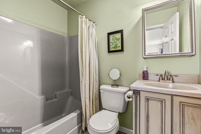 136 CONEWAGO DR, Hanover, PA 17331