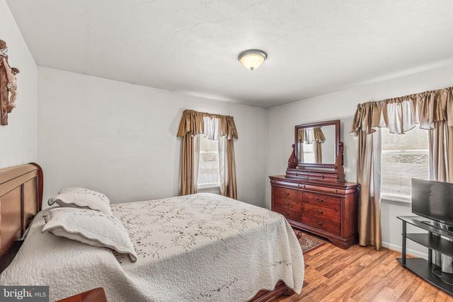 136 CONEWAGO DR, Hanover, PA 17331