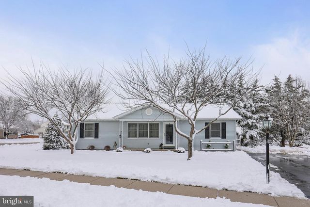 136 CONEWAGO DR, Hanover, PA 17331