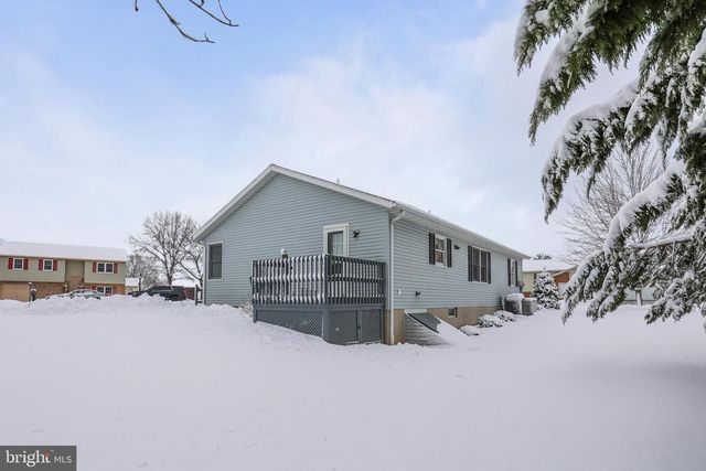 136 CONEWAGO DR, Hanover, PA 17331