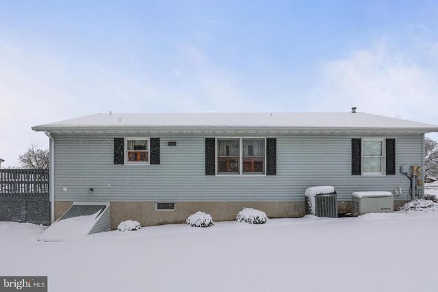 136 CONEWAGO DR, Hanover, PA 17331