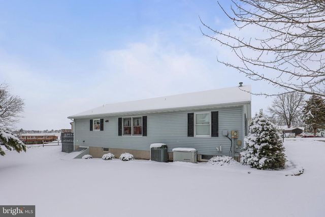 136 CONEWAGO DR, Hanover, PA 17331