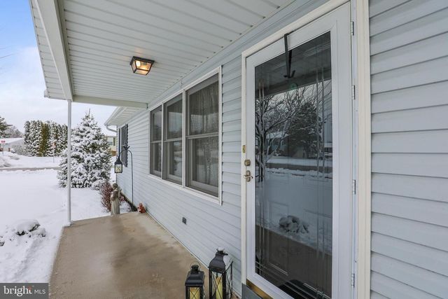 136 CONEWAGO DR, Hanover, PA 17331