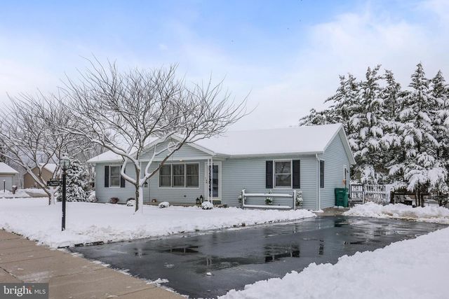 136 CONEWAGO DR, Hanover, PA 17331