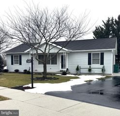 136 CONEWAGO DR, Hanover, PA 17331