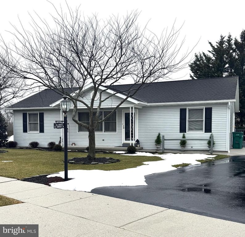 136 CONEWAGO DR, Hanover, PA 17331