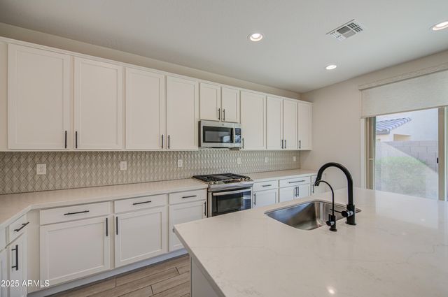 9856 E PALLADIUM Drive, Mesa, AZ 85212