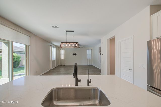 9856 E PALLADIUM Drive, Mesa, AZ 85212