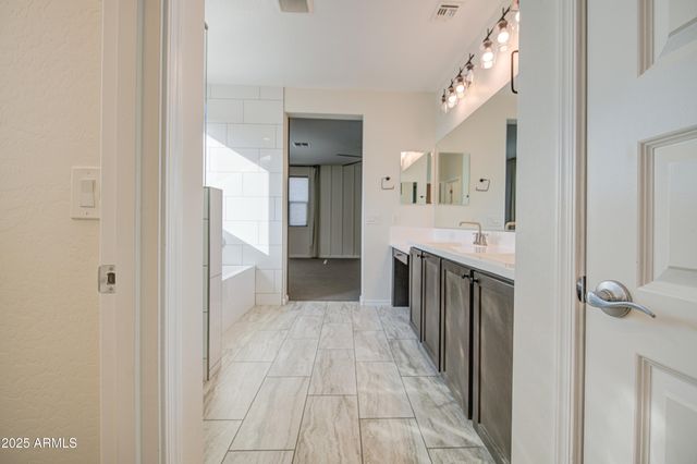 9856 E PALLADIUM Drive, Mesa, AZ 85212