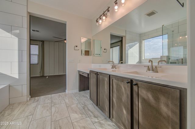 9856 E PALLADIUM Drive, Mesa, AZ 85212