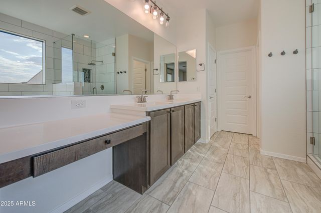 9856 E PALLADIUM Drive, Mesa, AZ 85212