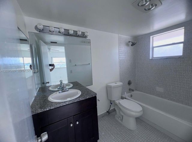 2430 SW 81st Ave 408, Davie, FL 33324