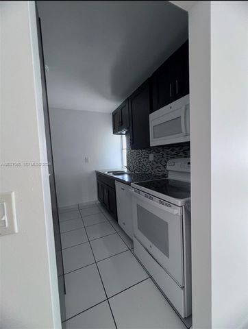2430 SW 81st Ave 408, Davie, FL 33324
