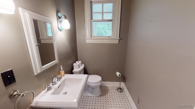 1318 WOODWARD Avenue, Montgomery, AL 36106