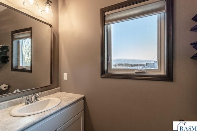 2021 Bluestem Drive, Mankato, MN 56001