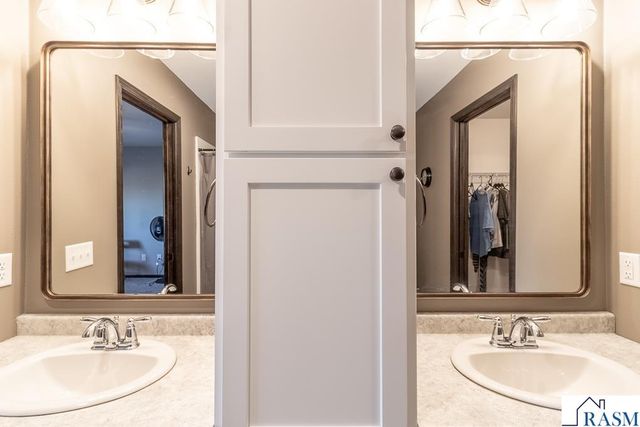 2021 Bluestem Drive, Mankato, MN 56001