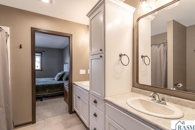 2021 Bluestem Drive, Mankato, MN 56001