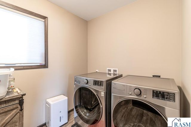 2021 Bluestem Drive, Mankato, MN 56001