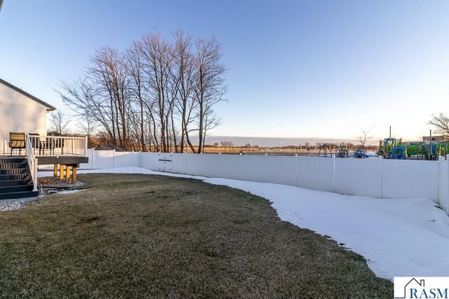 2021 Bluestem Drive, Mankato, MN 56001