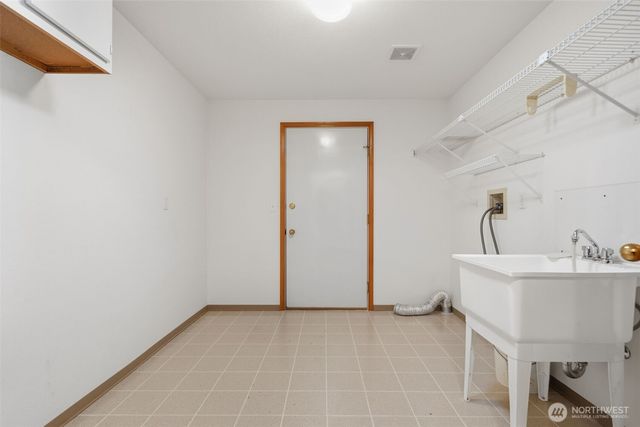 1351 E Island Lake Drive, Shelton, WA 98584