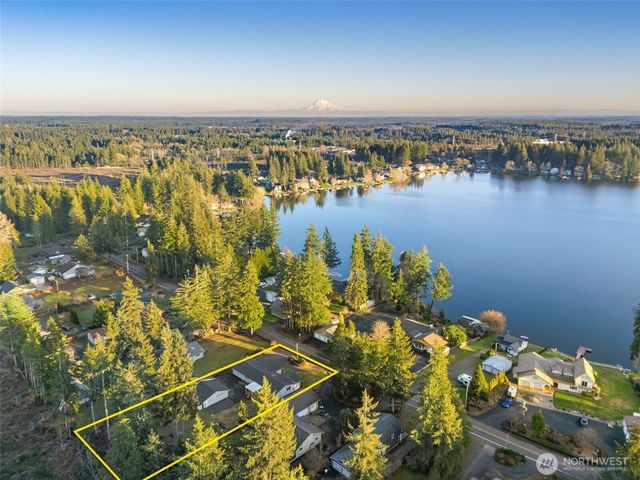 1351 E Island Lake Drive, Shelton, WA 98584