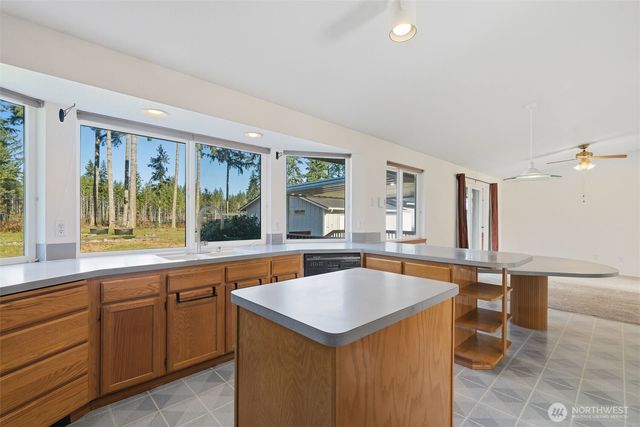 1351 E Island Lake Drive, Shelton, WA 98584